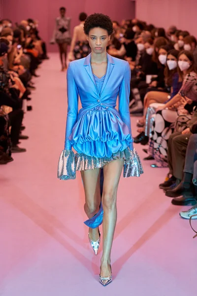 Look 9
